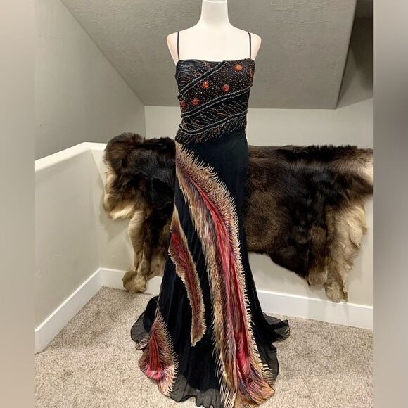 Stunning Silk Jacquard Floral Sleeveless Evening Dress with Exquisite Beading - Picture 2 of 16